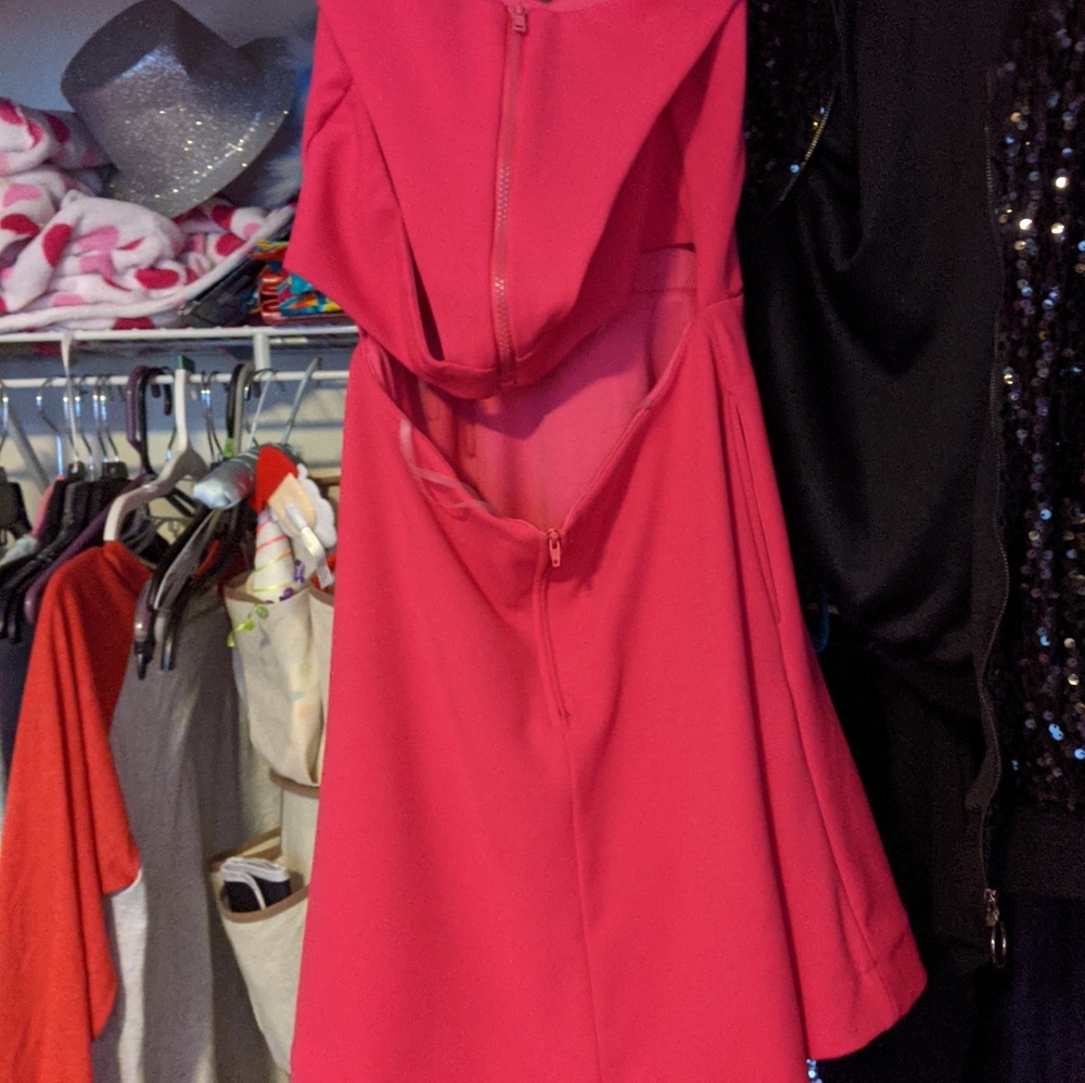 Pink dress - Picture 4 of 7